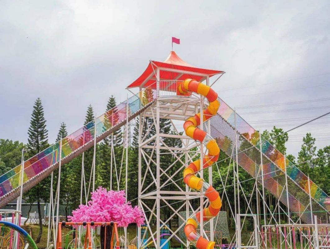 นักปีนเขา การปีนเขา สวนสนุกสําหรับเด็ก การขี่ในกลางแจ้ง สนามเด็กเล่นการค้า โครงการสวนสนุก